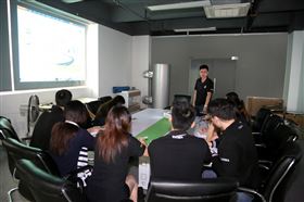 強(qiáng)化服務(wù)意識，提升商務(wù)能力22